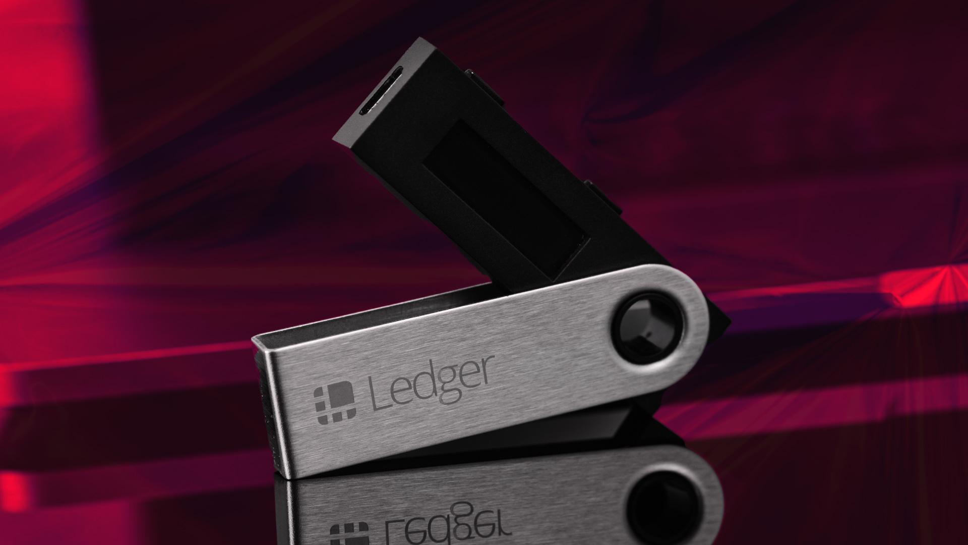 Ledger device confirming Linea airdrop transaction
